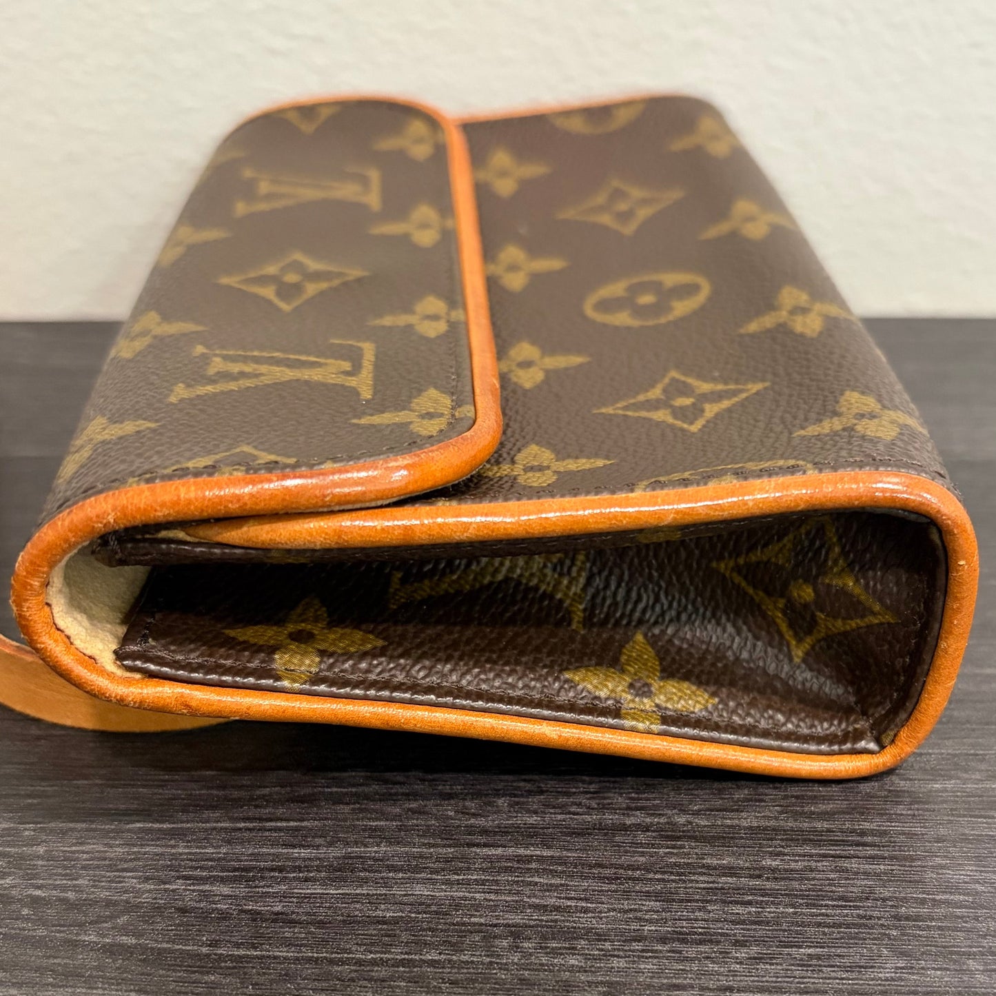 #9119 LOUIS VUITTON Florentine with Original Vachetta Leather Strap