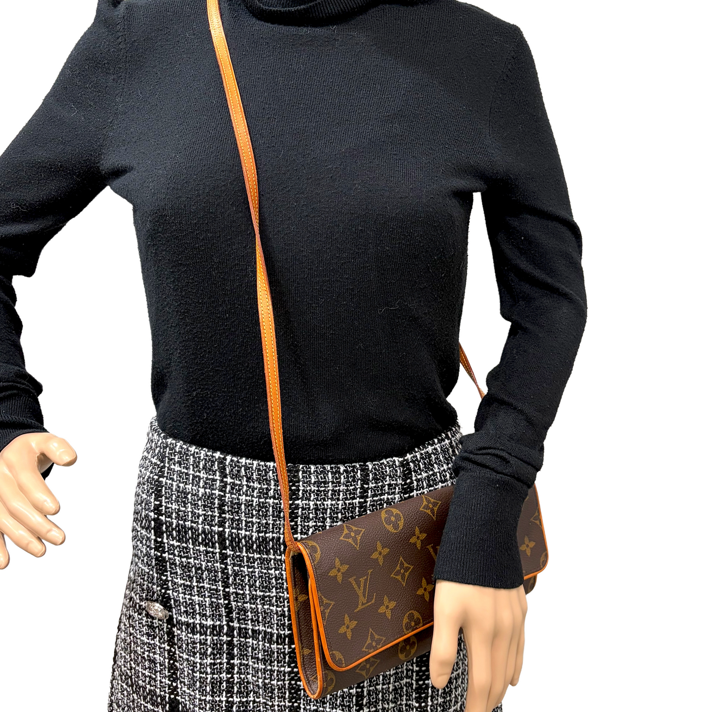 #8211 LOUIS VUITTON Monogram Twin Pochette GM