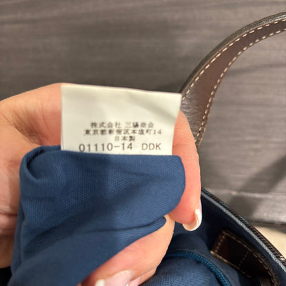 8889 BURBERRY Tote