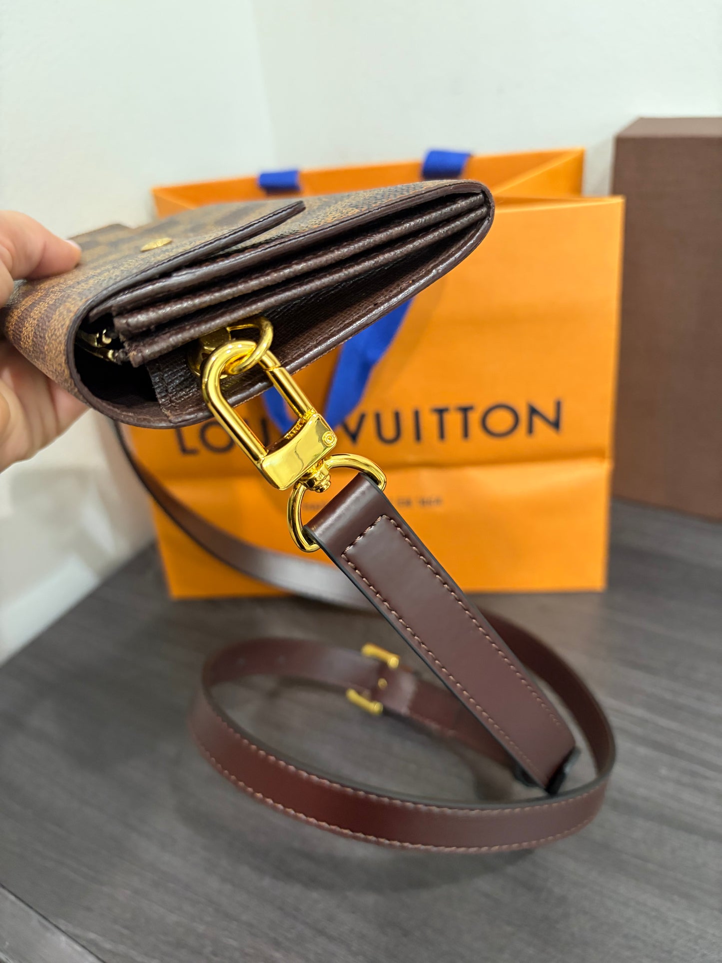 #1101-04 LOUIS VUITTON Damier Ebene Wallet with Removable Strap