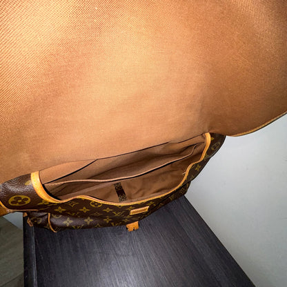 #253 LOUIS VUITTON Saumur 35 Crossbody