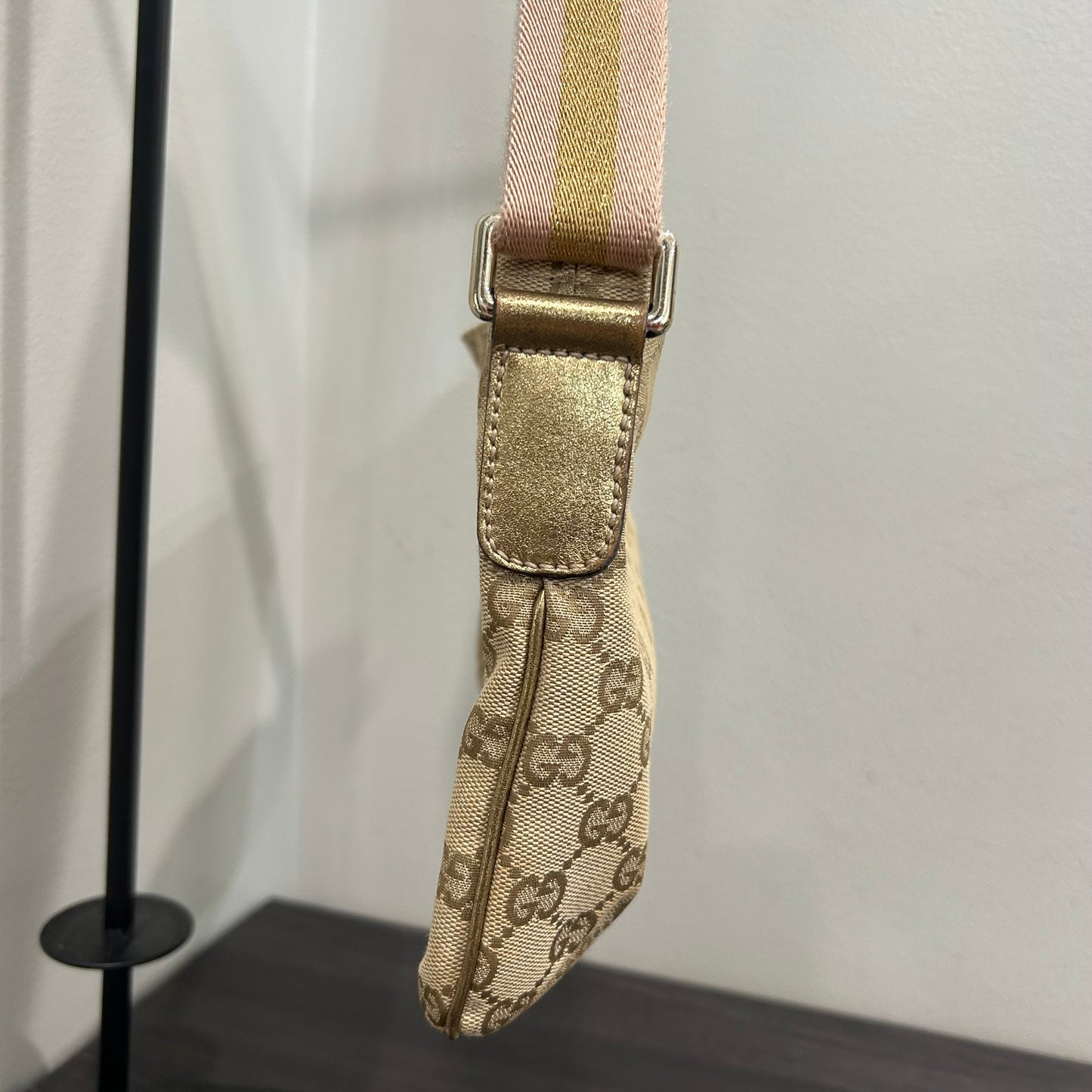 1020 GUCCI Crossbody/Shoulder Bag