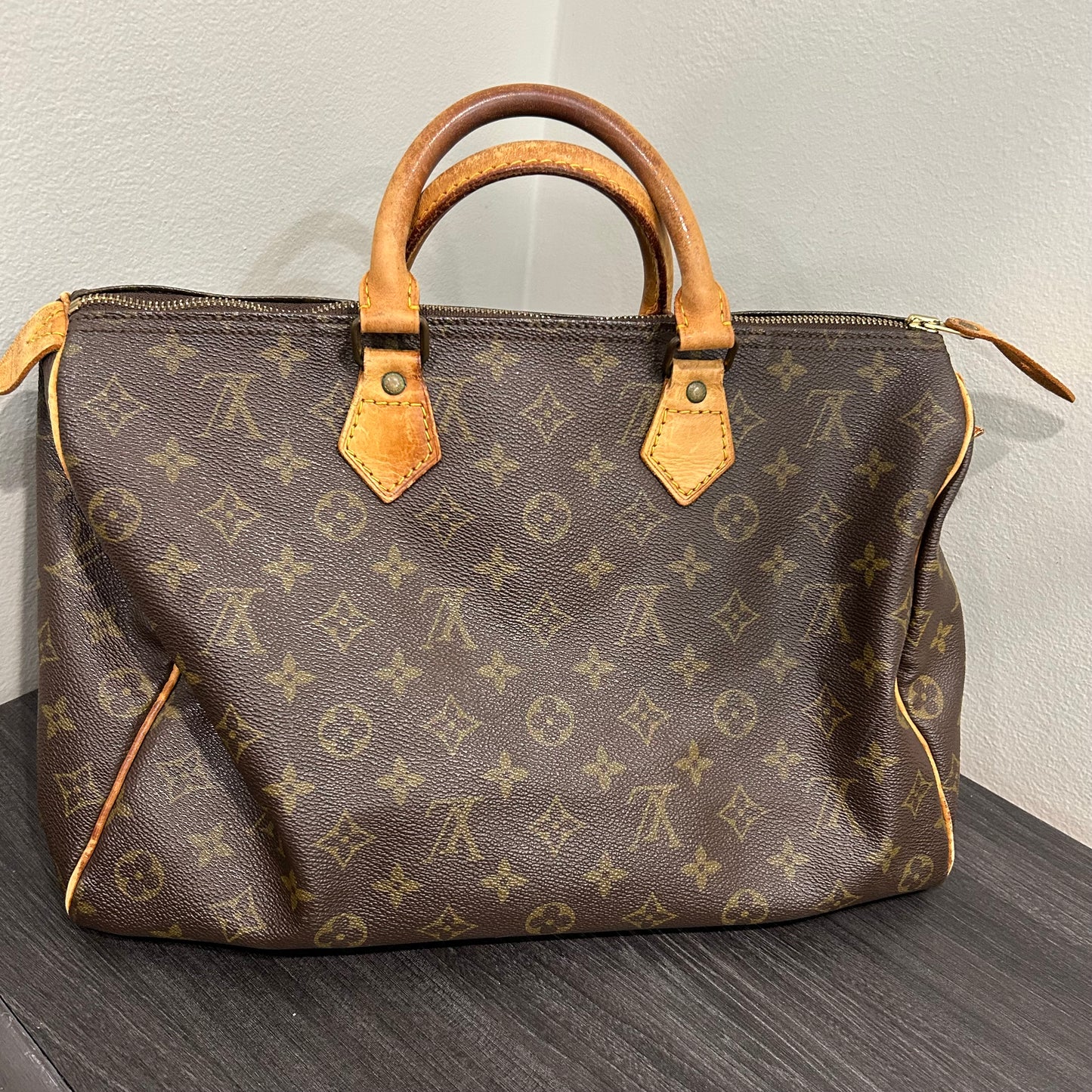 #725 LOUIS VUITTON Speedy 35