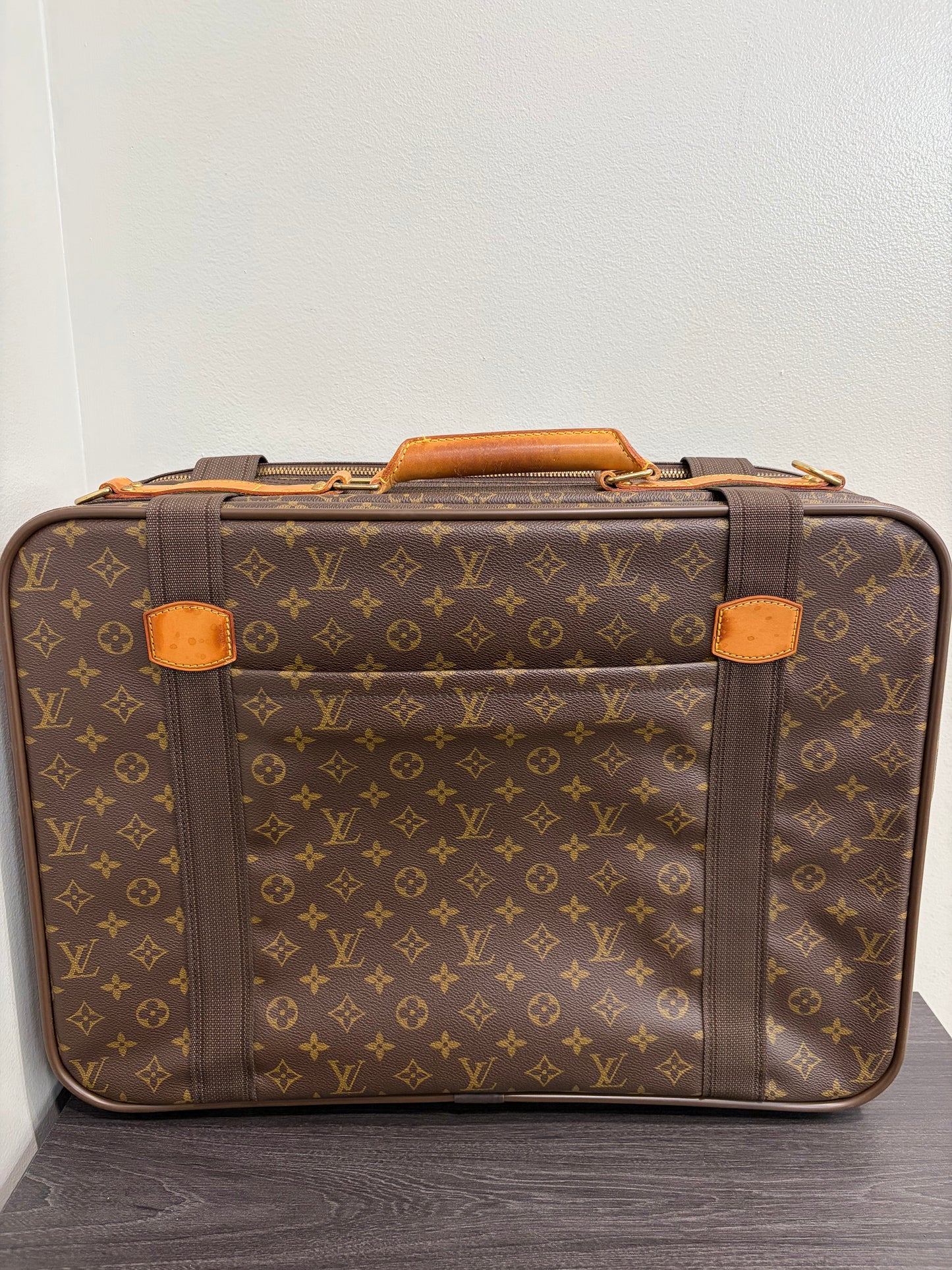 #3201 LOUIS VUITTON Monogram Satellite 53 Luggage