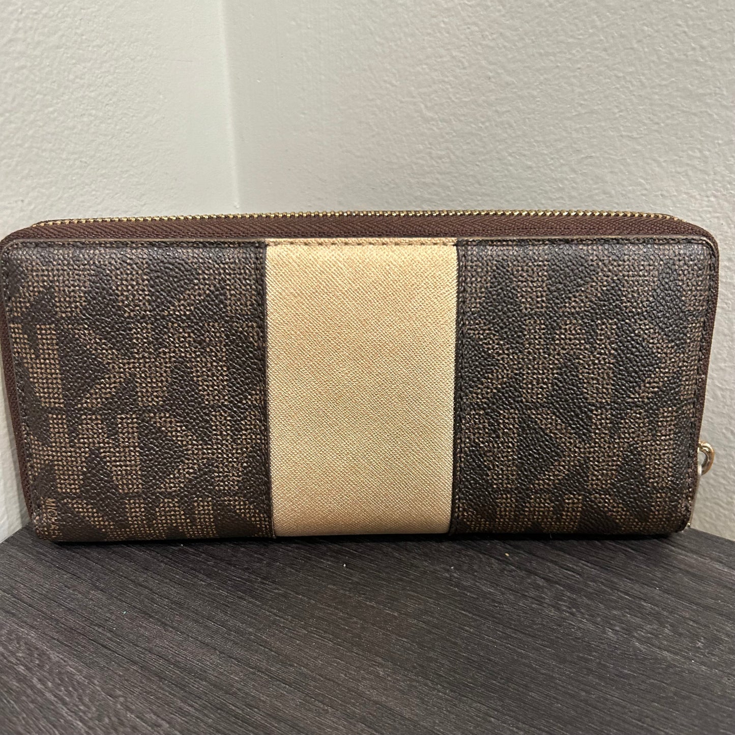 CLEARANCE Michael Kors Zip Wallet