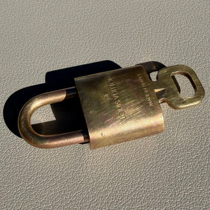 #1101-13 LOUIS VUITTON Lock & Key No. 308