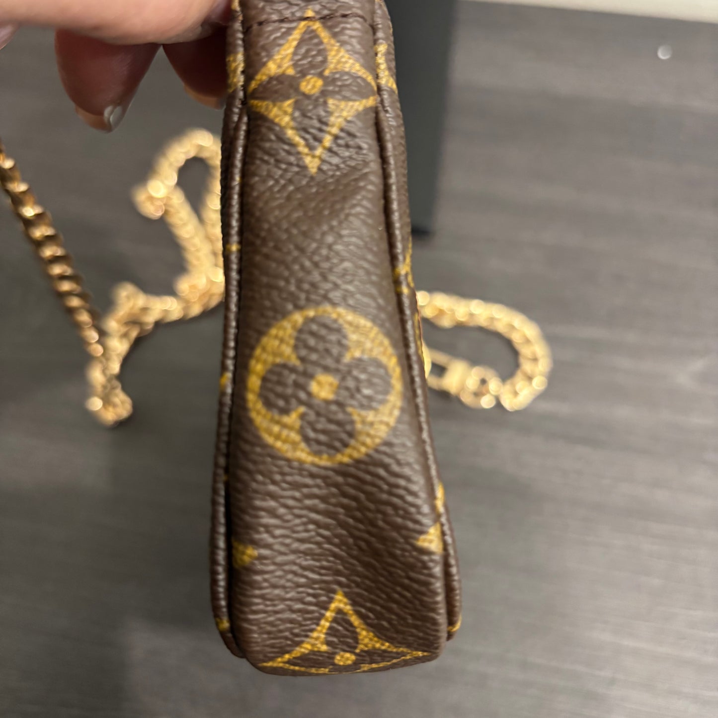 1117 LOUIS VUITTON Pochette