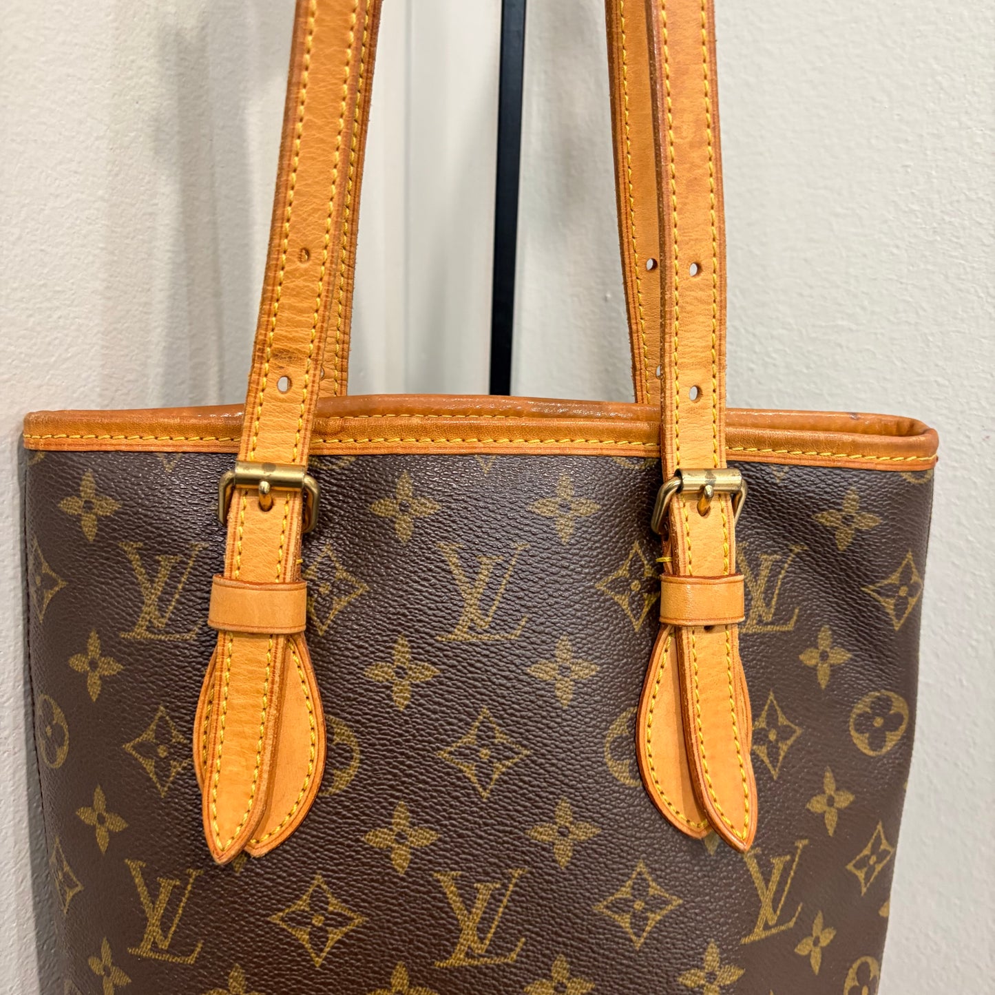 #1710 LOUIS VUITTON Monogram Bucket PM