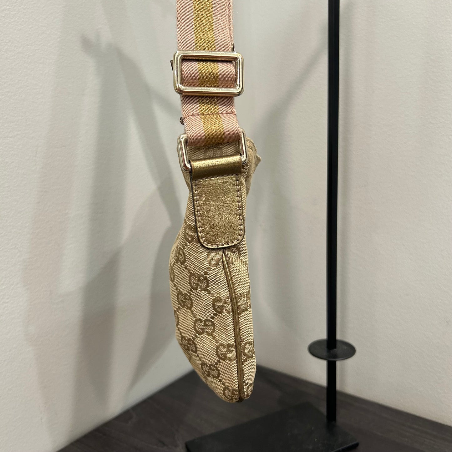 1020 GUCCI Crossbody/Shoulder Bag