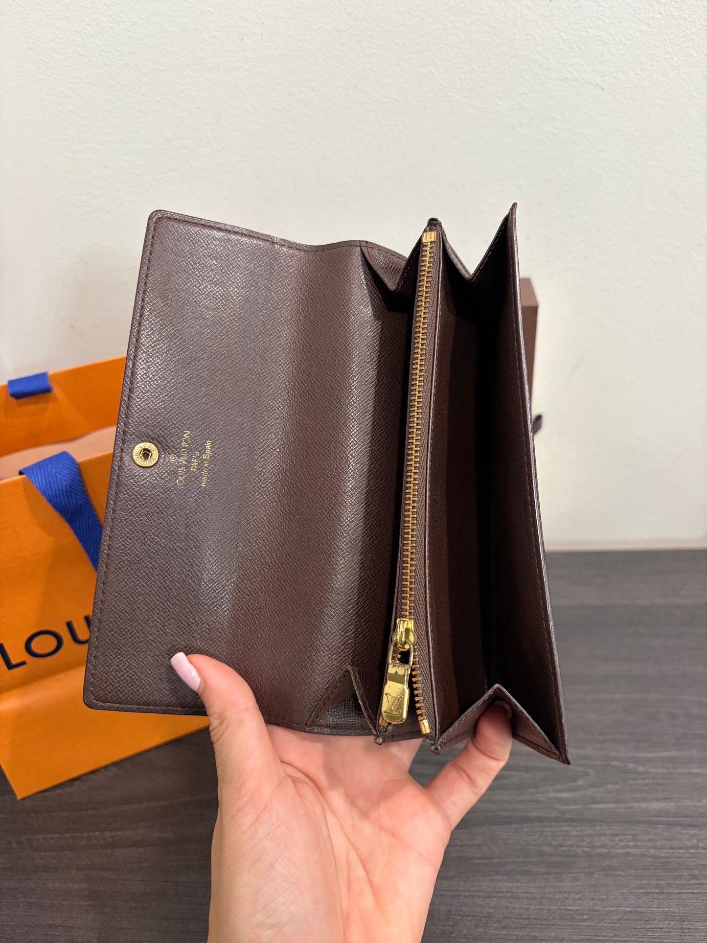 #1101-04 LOUIS VUITTON Damier Ebene Wallet with Removable Strap