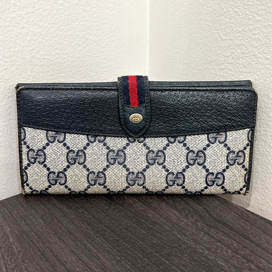 SOLD! Gucci Vintage Wallet