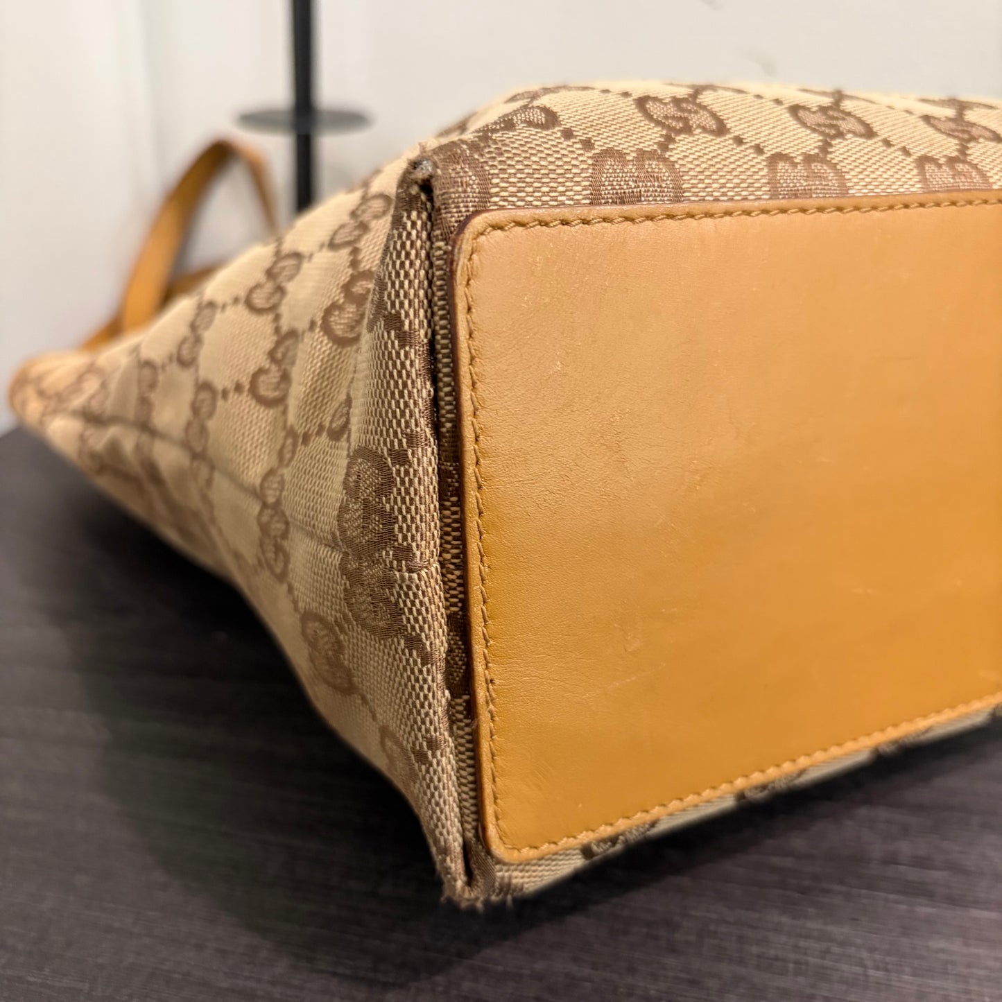 #8207 GUCCI GG Canvas Eclipse Tote