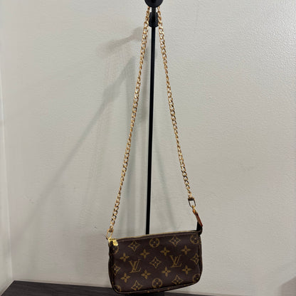 1117 LOUIS VUITTON Pochette