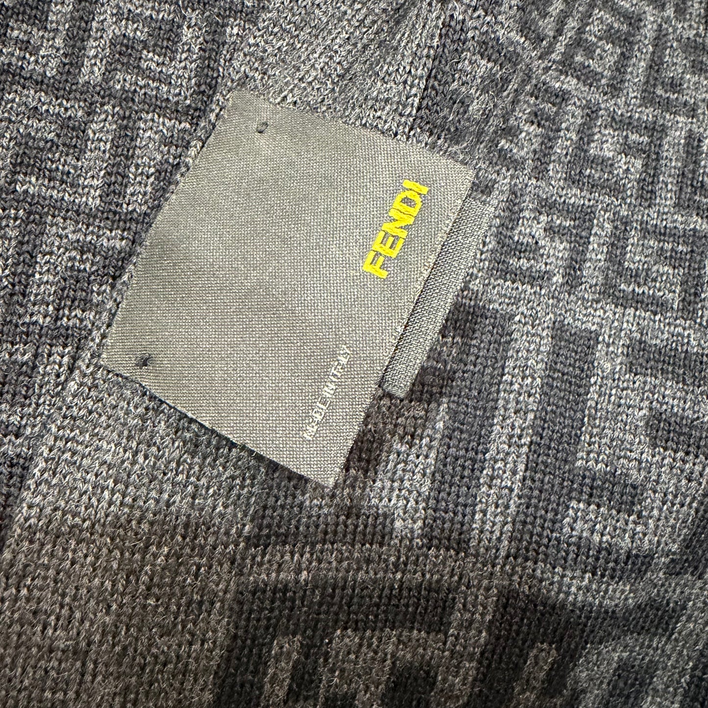 8834 FENDI Black Scarf