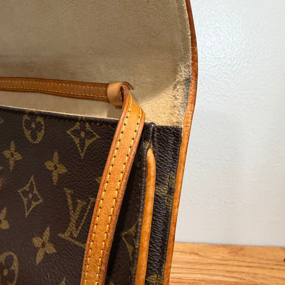 #110 LOUIS VUITTON Twin GM