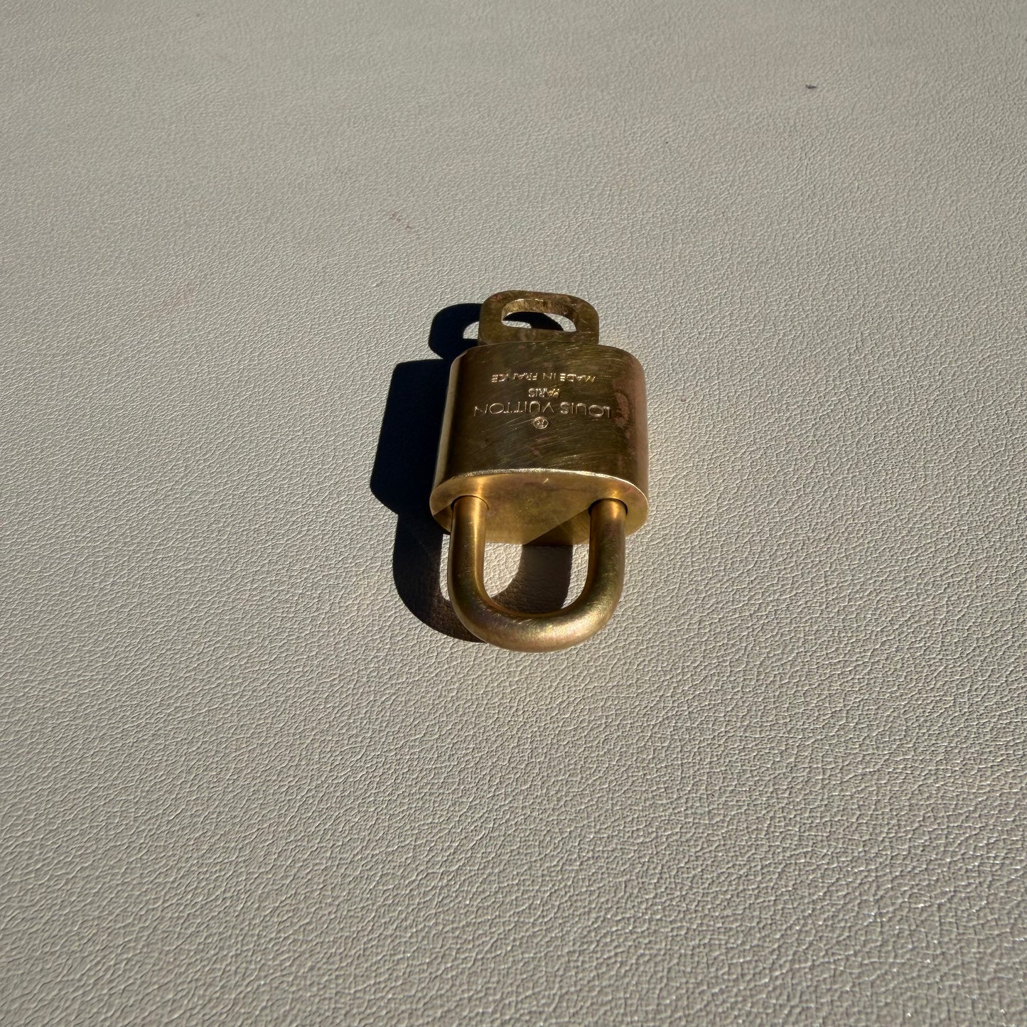 #1101-10 LOUIS VUITTON Lock & Key No. 321