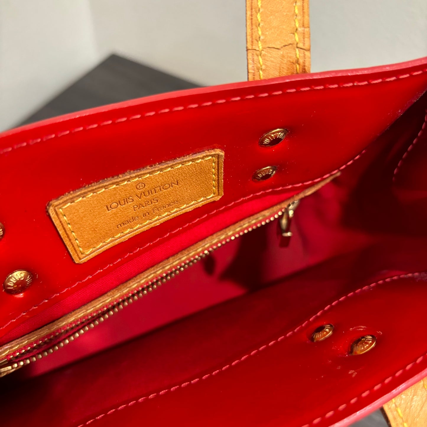 CLEARANCE #281 LOUIS VUITTON Reade Vernis PM