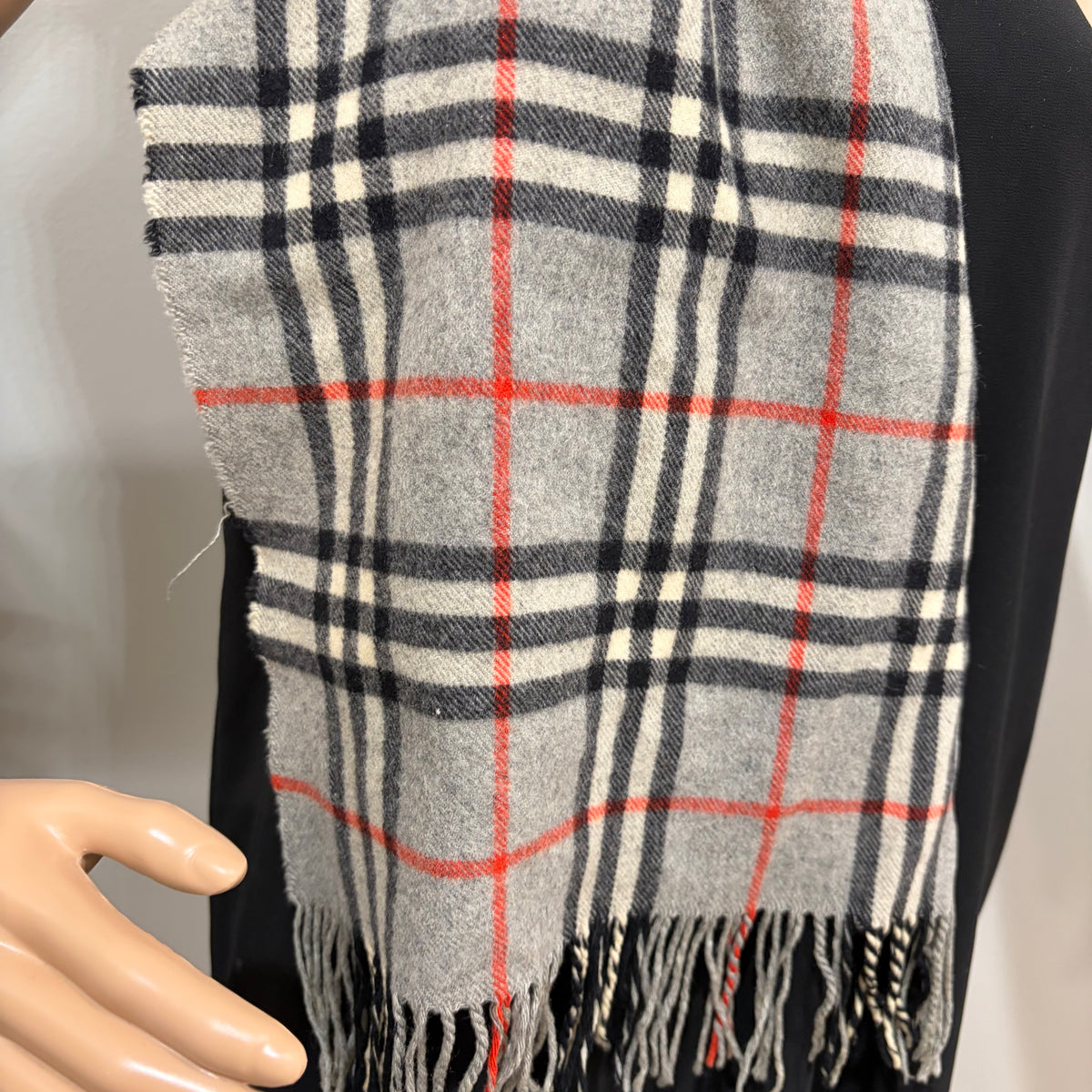 BURBERRY Vintage Grey Scarf(Oct 31)