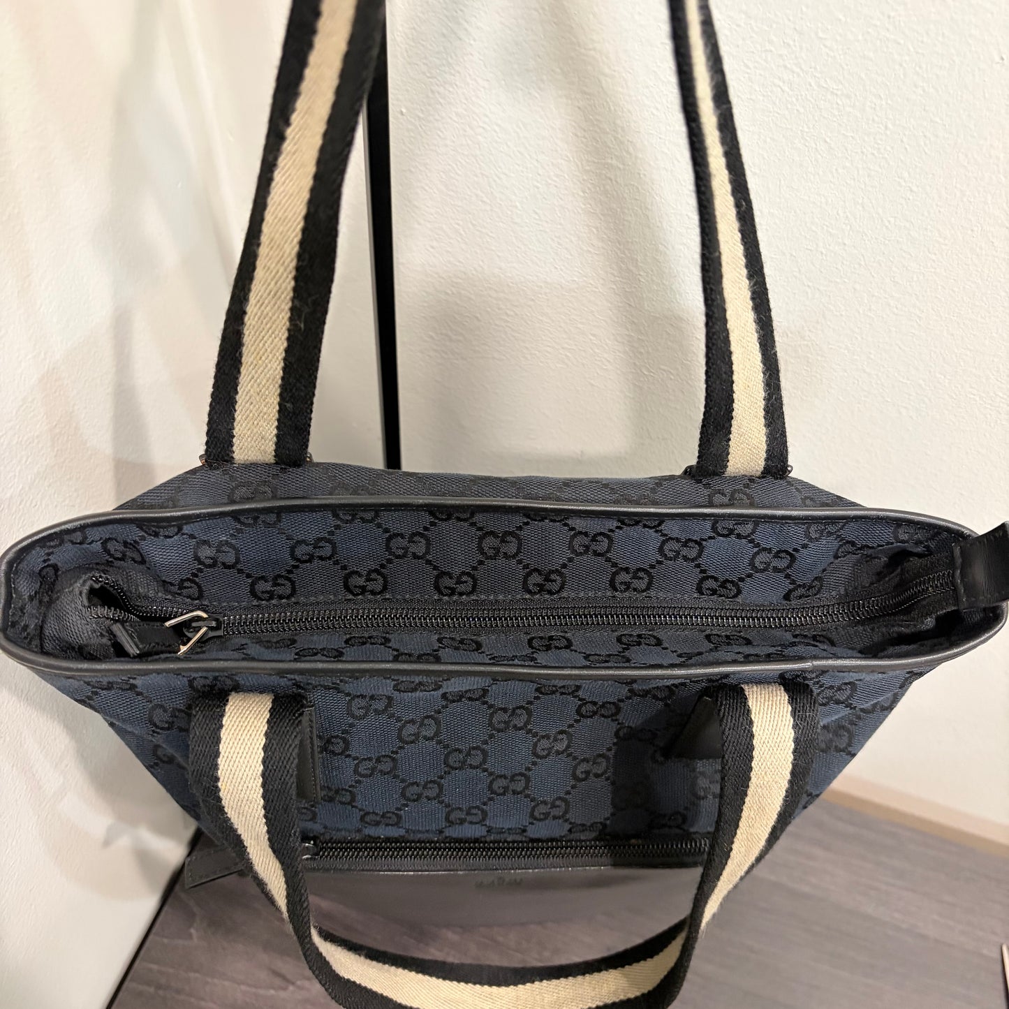 #8200 GUCCI Black GG Canvas Leather Web Tote