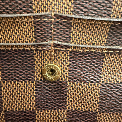 8855 LOUIS VUITTON Damier Ebene Sarah Wallet