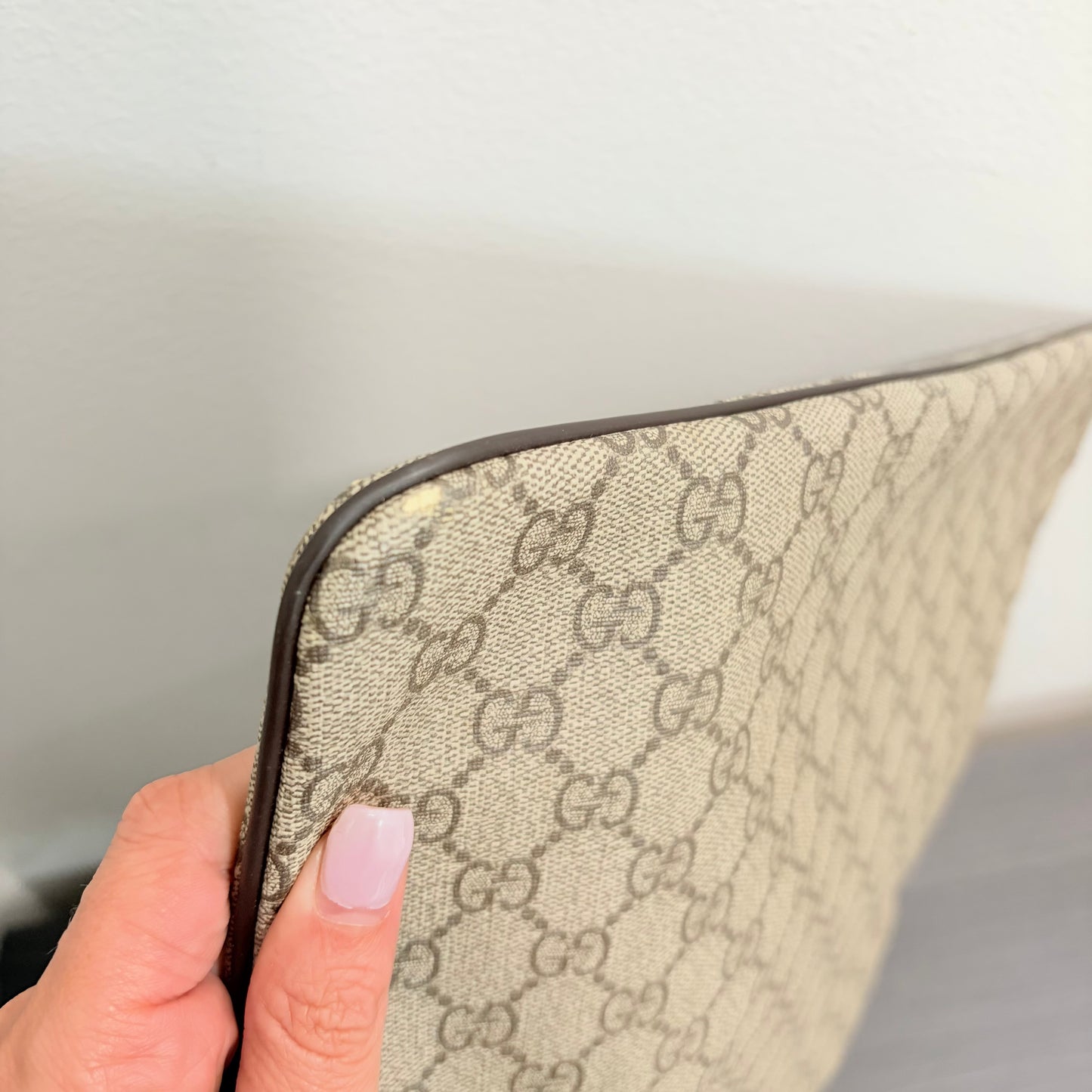 #8218 GUCCI Messenger