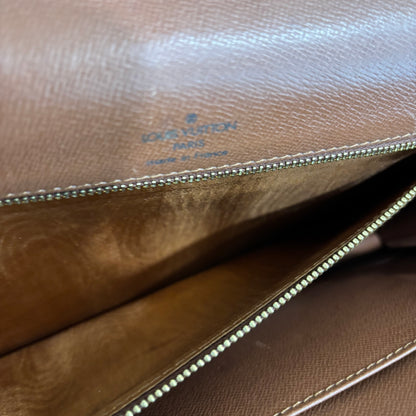 8872 LOUIS VUITTON Dame 29