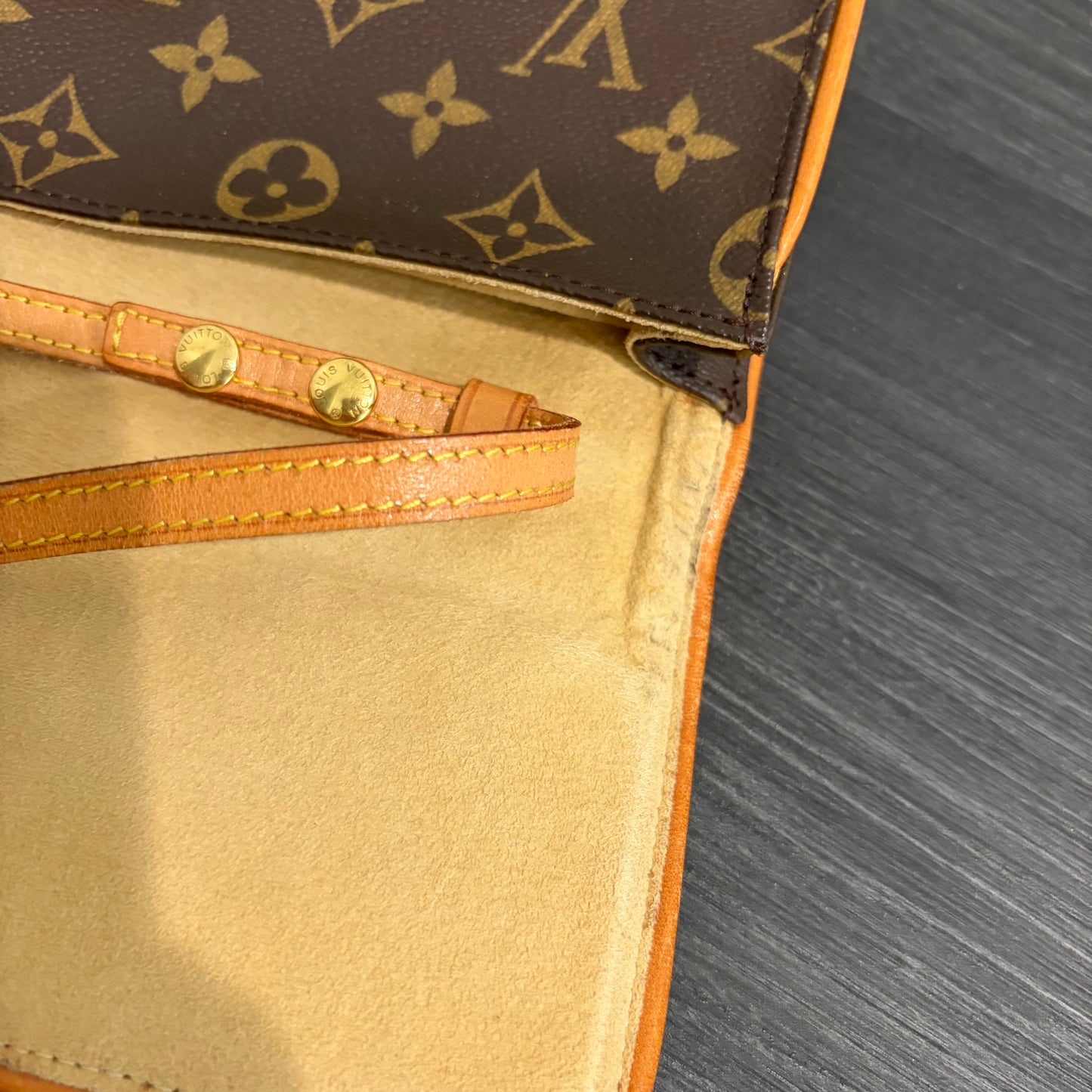 #1109 LOUIS VUITTON Twin Pochette GM