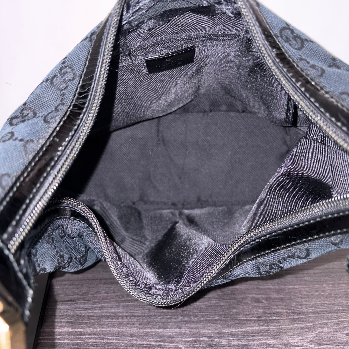 #9109 GUCCI Black GG Canvas & Patent Leather Shoulder Bag