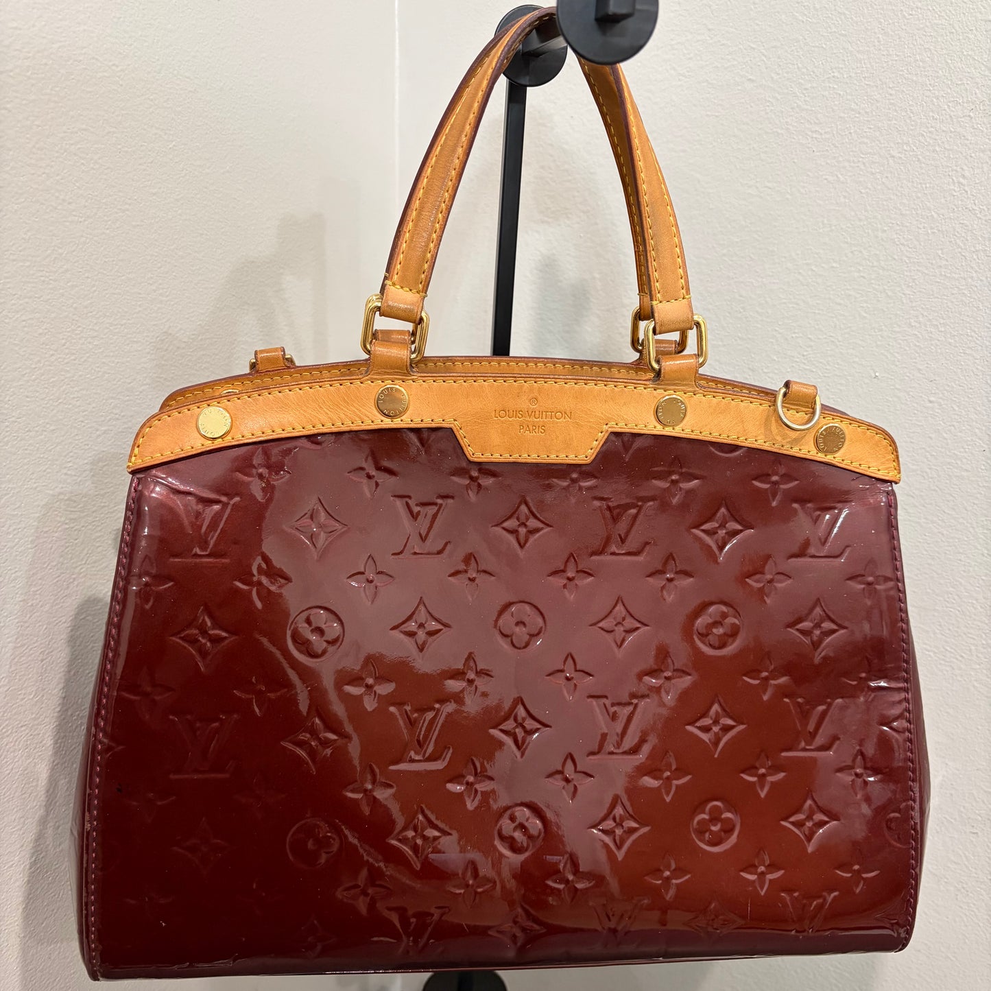 8891 LOUIS VUITTON Burgundy Vernis Brea MM