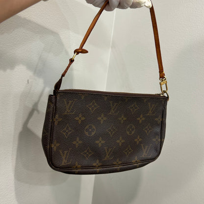 #311 LOUIS VUITTON Pochette