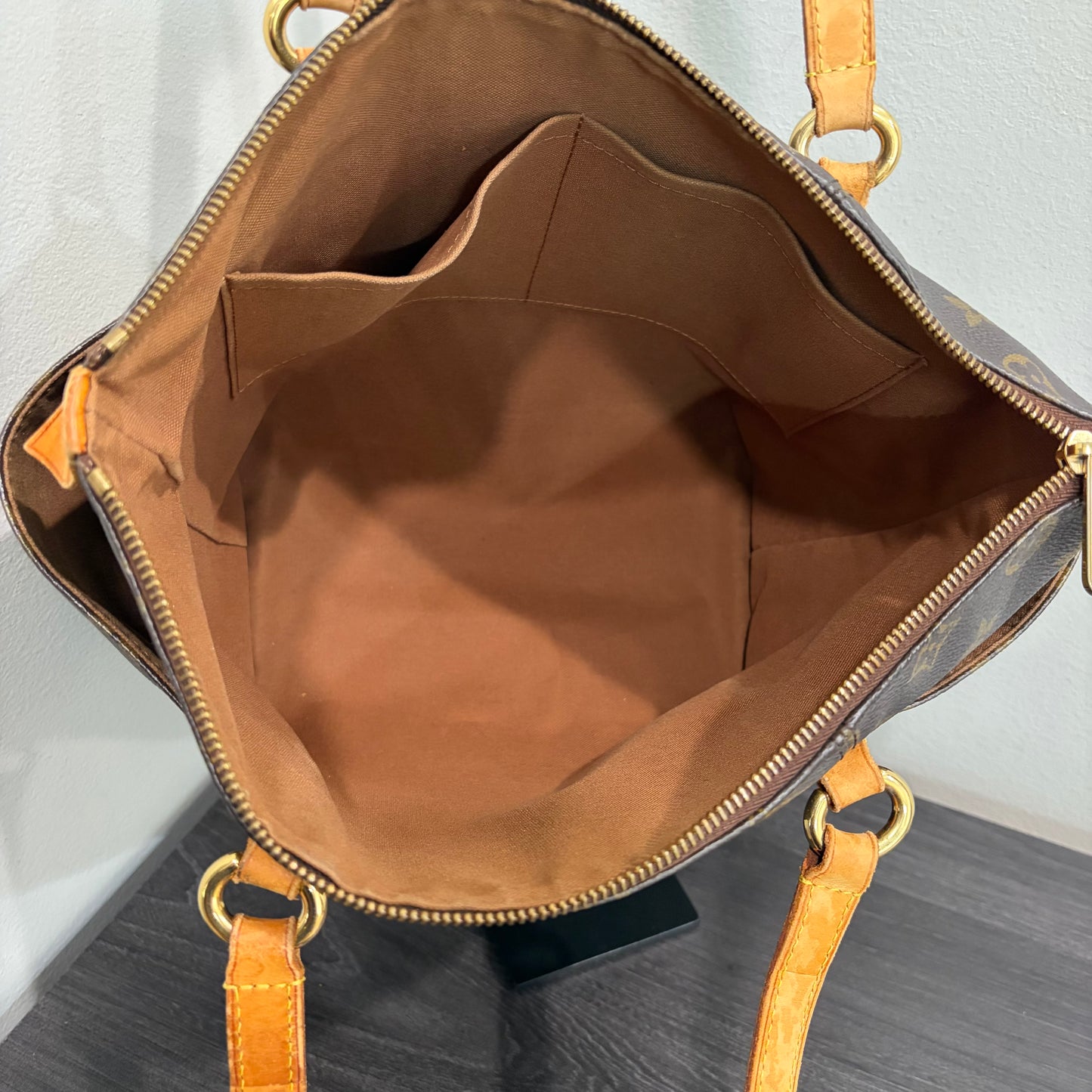#3202 LOUIS VUITTON Monogram Totally PM