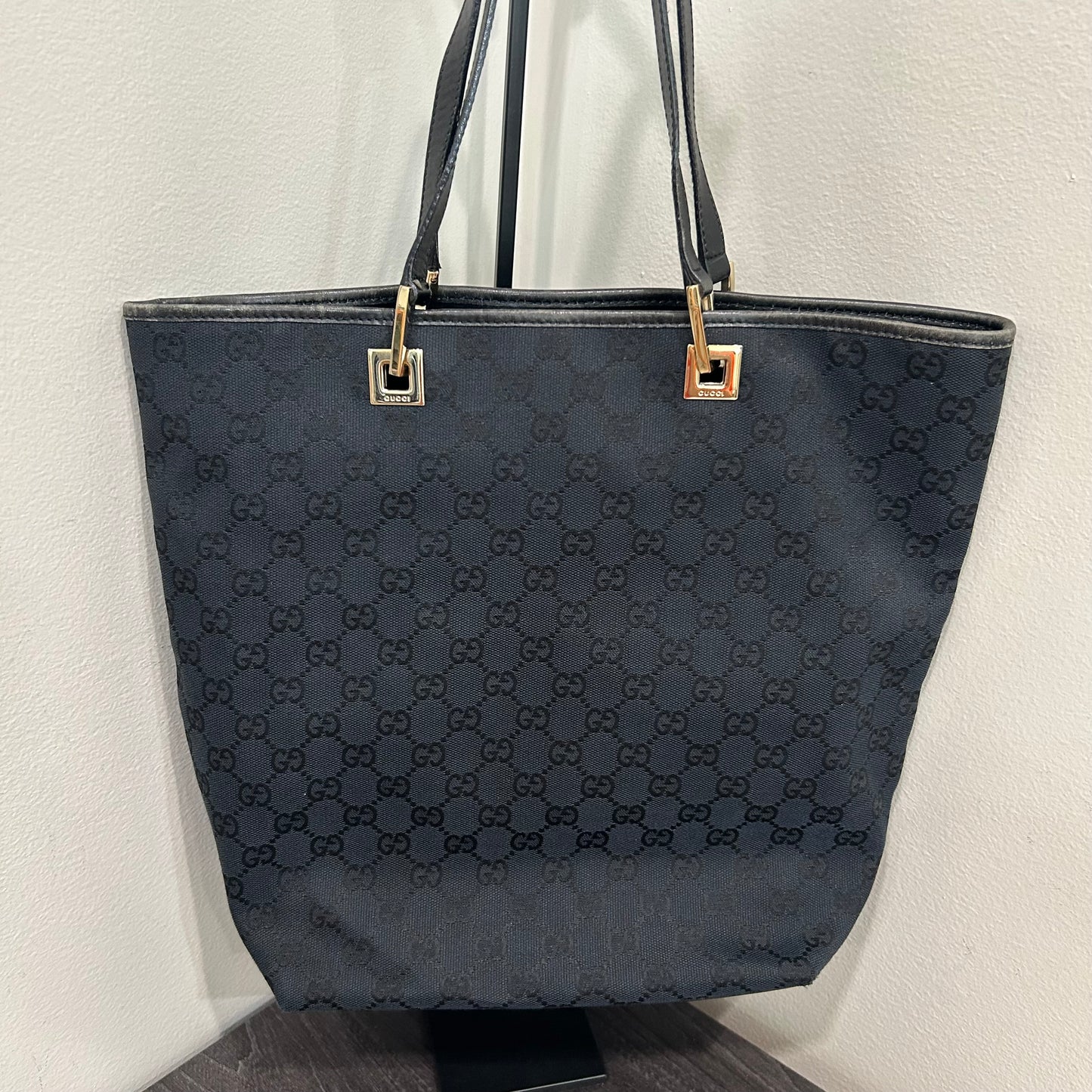 1057 GUCCI Canvas Bucket Tote