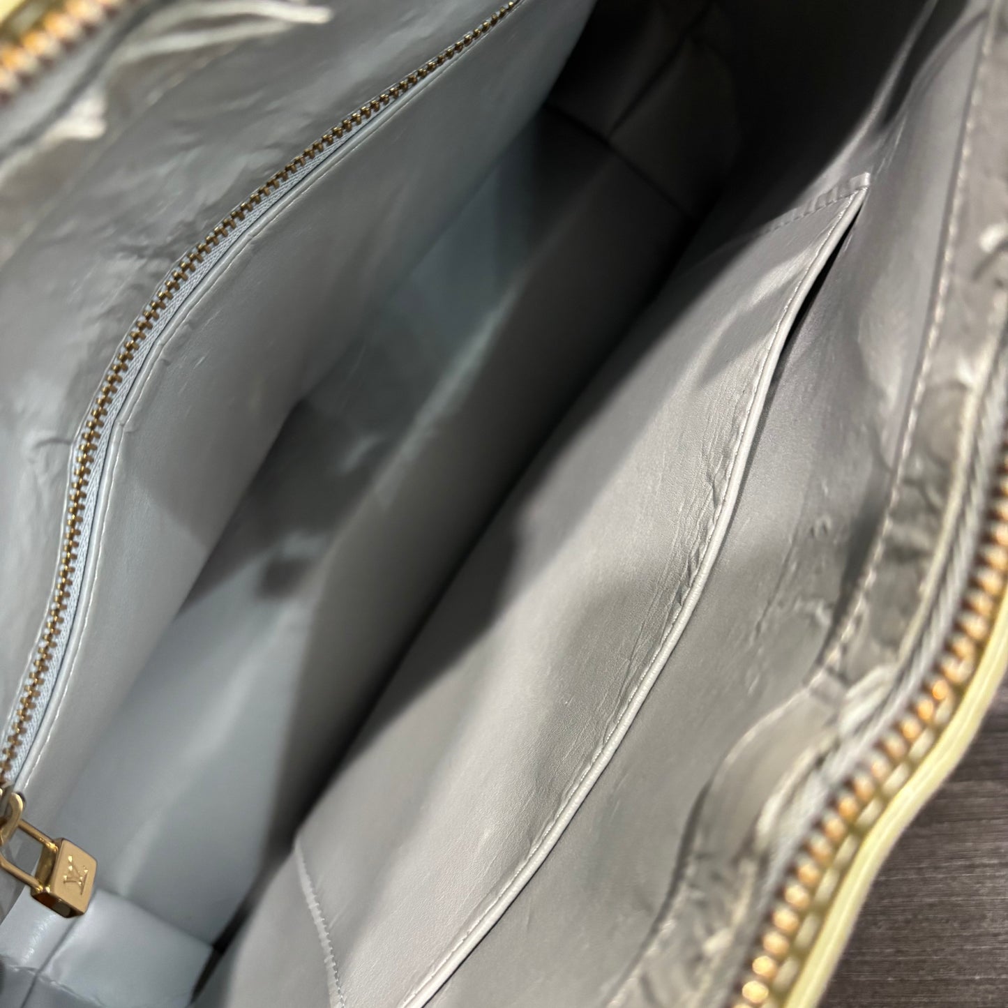 8884 LOUIS VUITTON Vernis Green Houston Tote