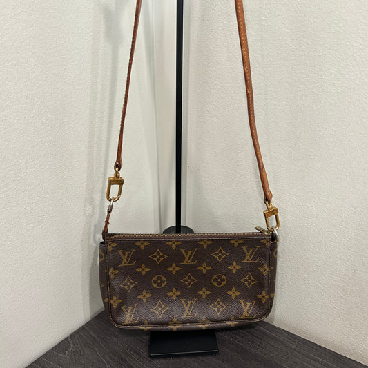 1058 LOUIS VUITTON Pochette
