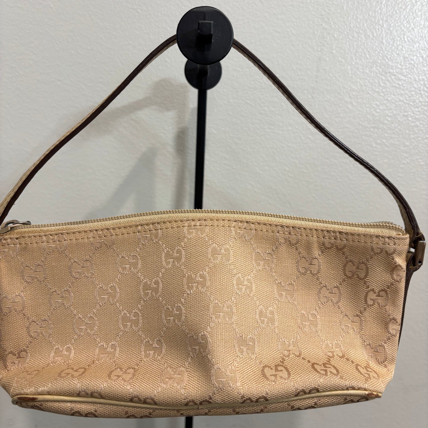 1107 GUCCI Light Brown Pochette