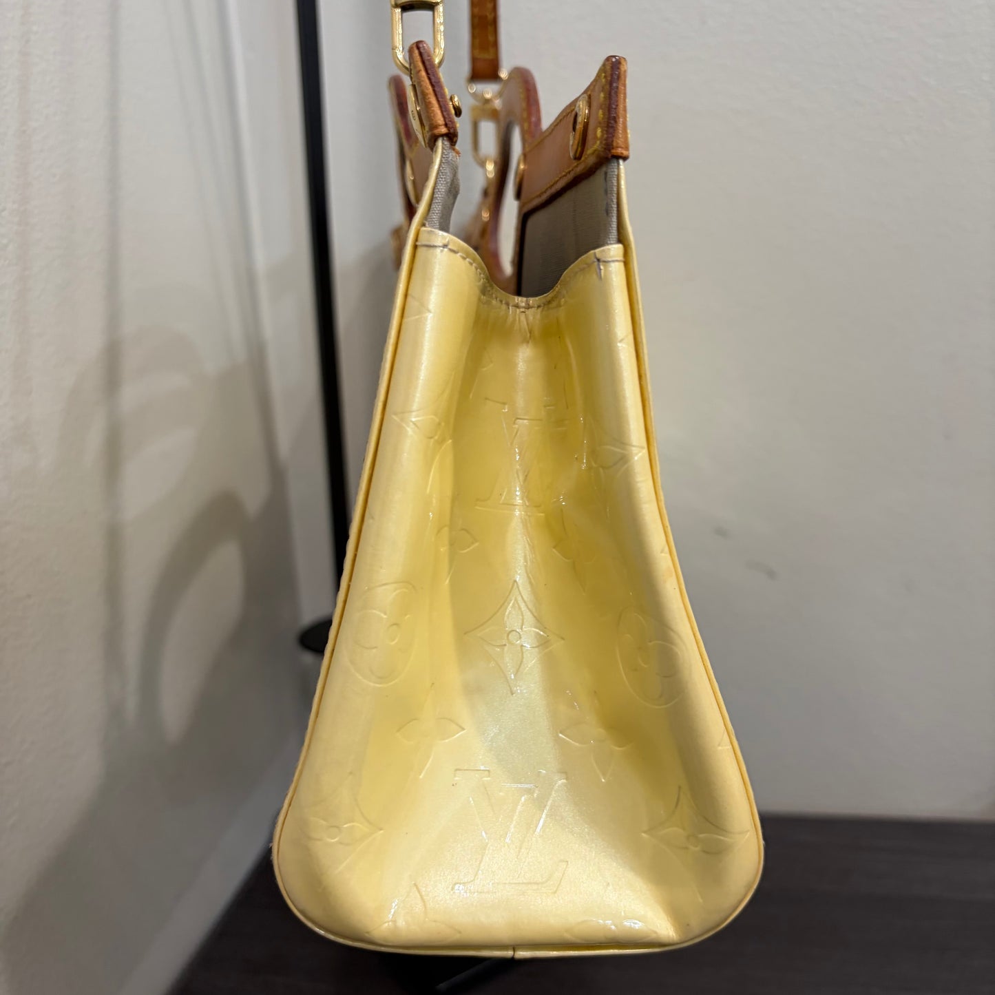 #8266 LOUIS VUITTON Roxbury