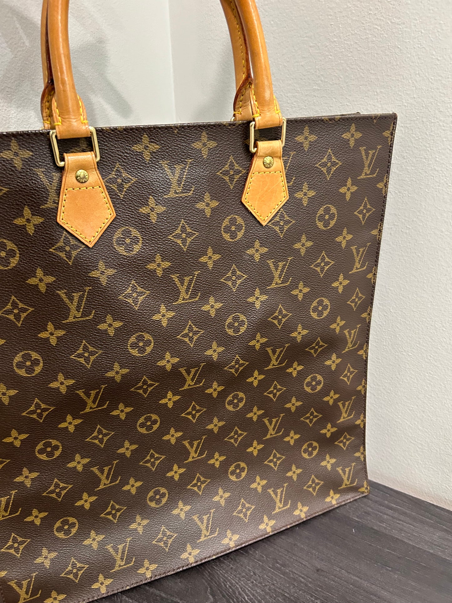 SOLD! Louis Vuitton Monogram Sac Plat