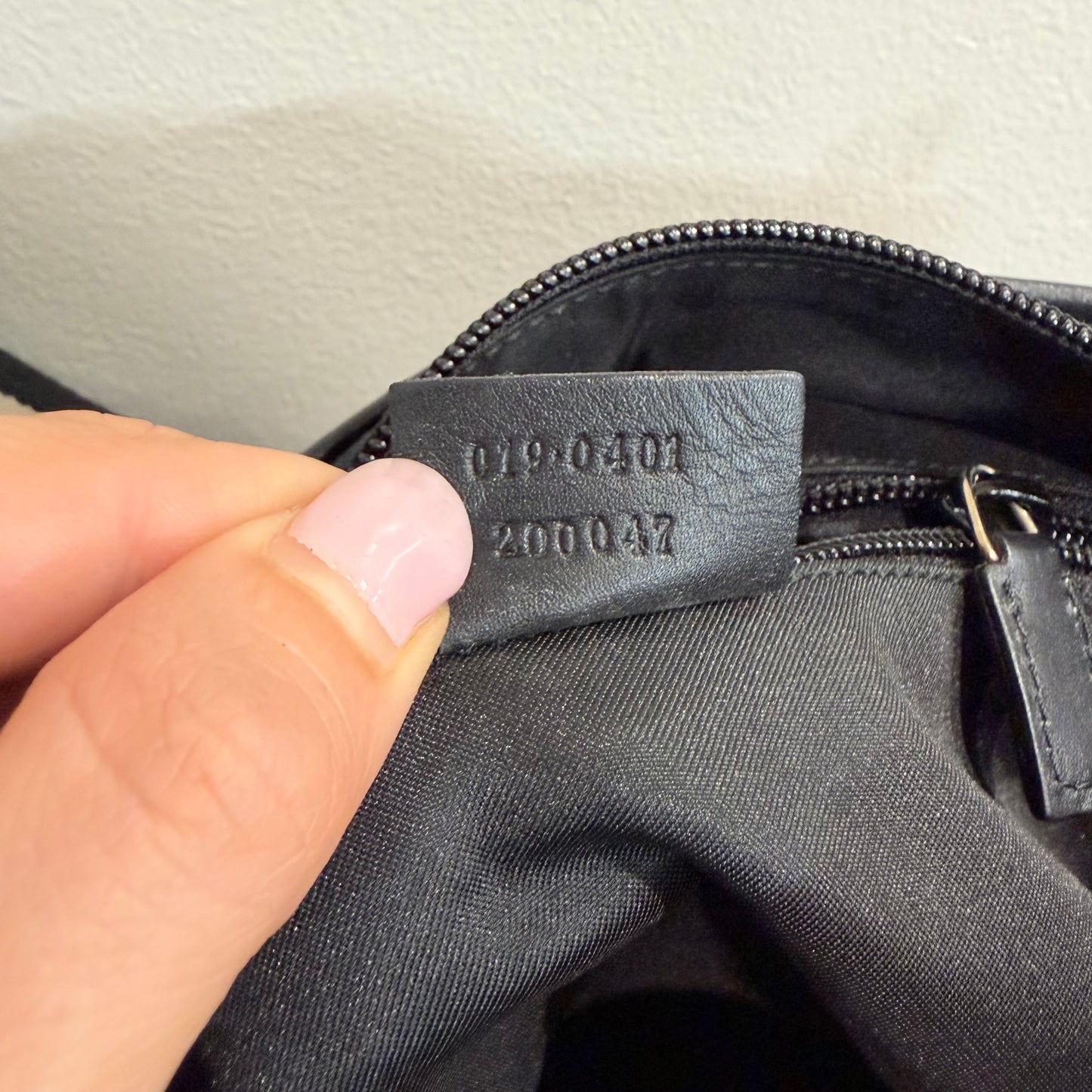 #8200 GUCCI Black GG Canvas Leather Web Tote