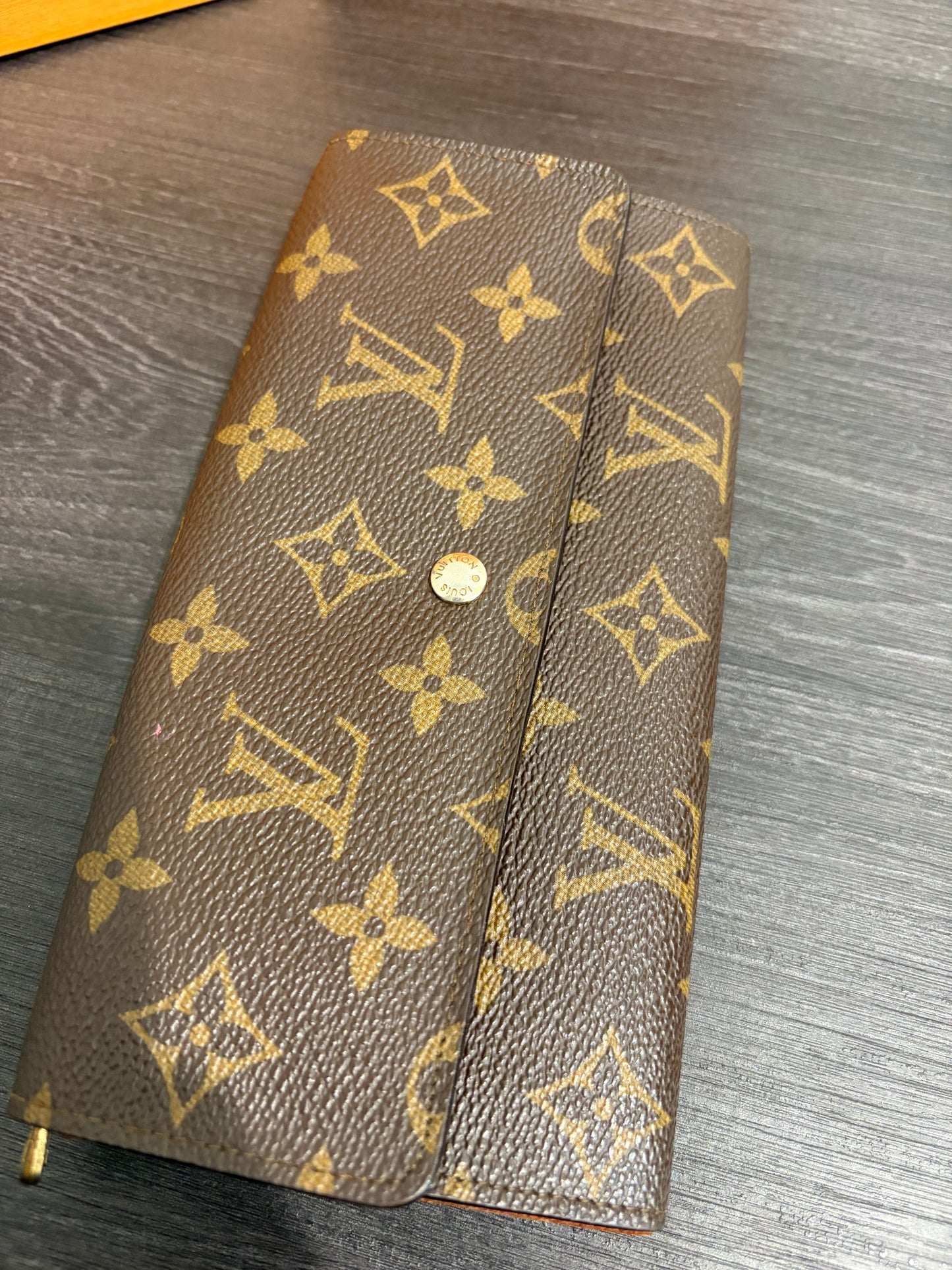 #1101-02 LOUIS VUITTON Monogram Wallet with Removable Chain