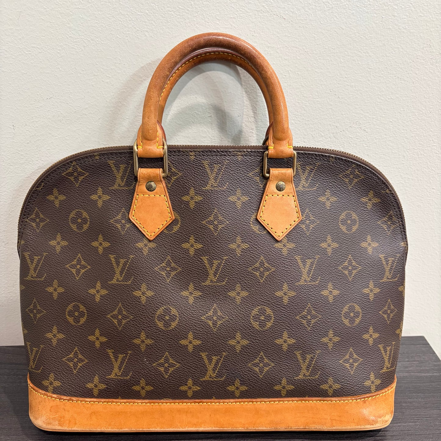 #9117 LOUIS VUITTON Alma PM