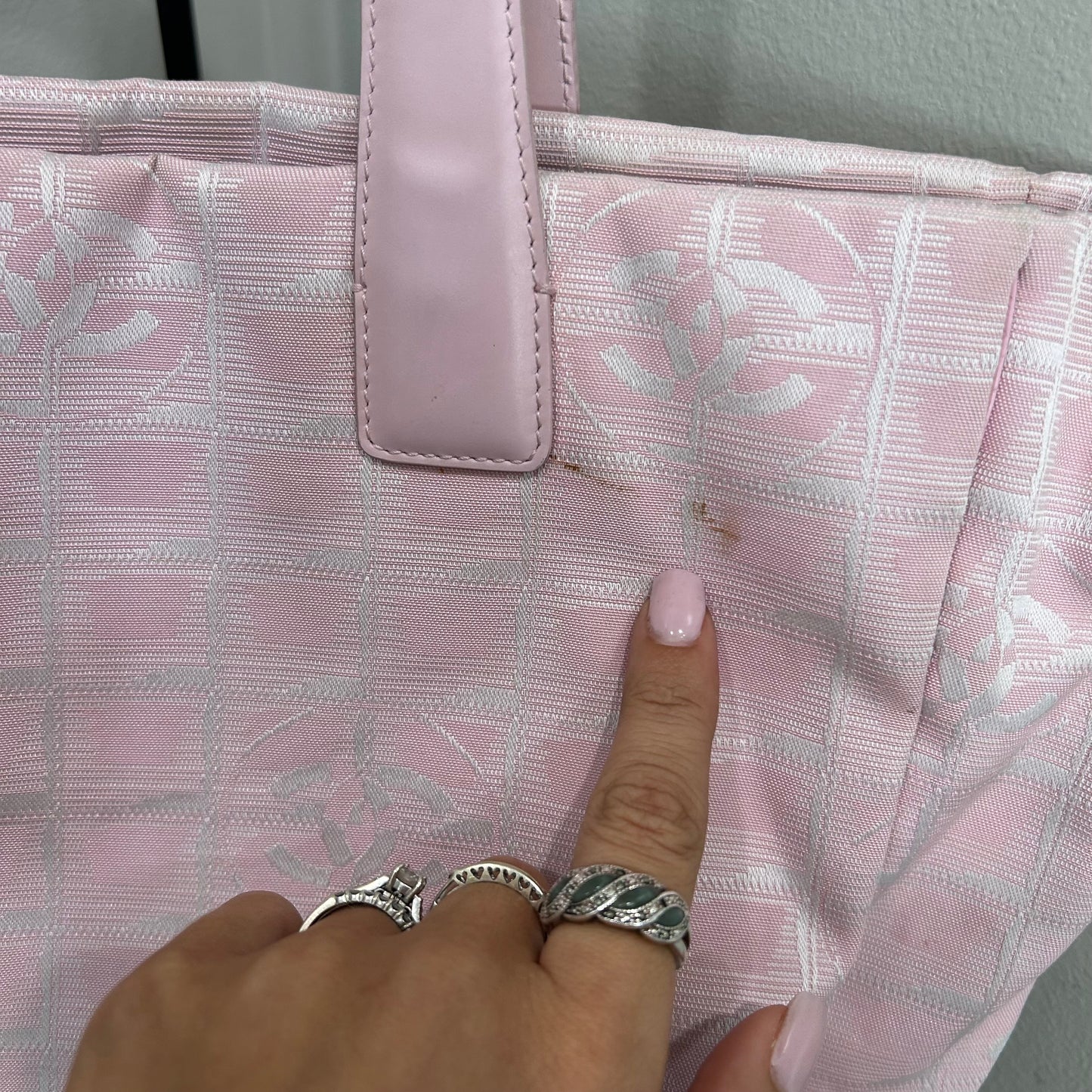 1014 CHANEL Travel Ligne Tote Pink