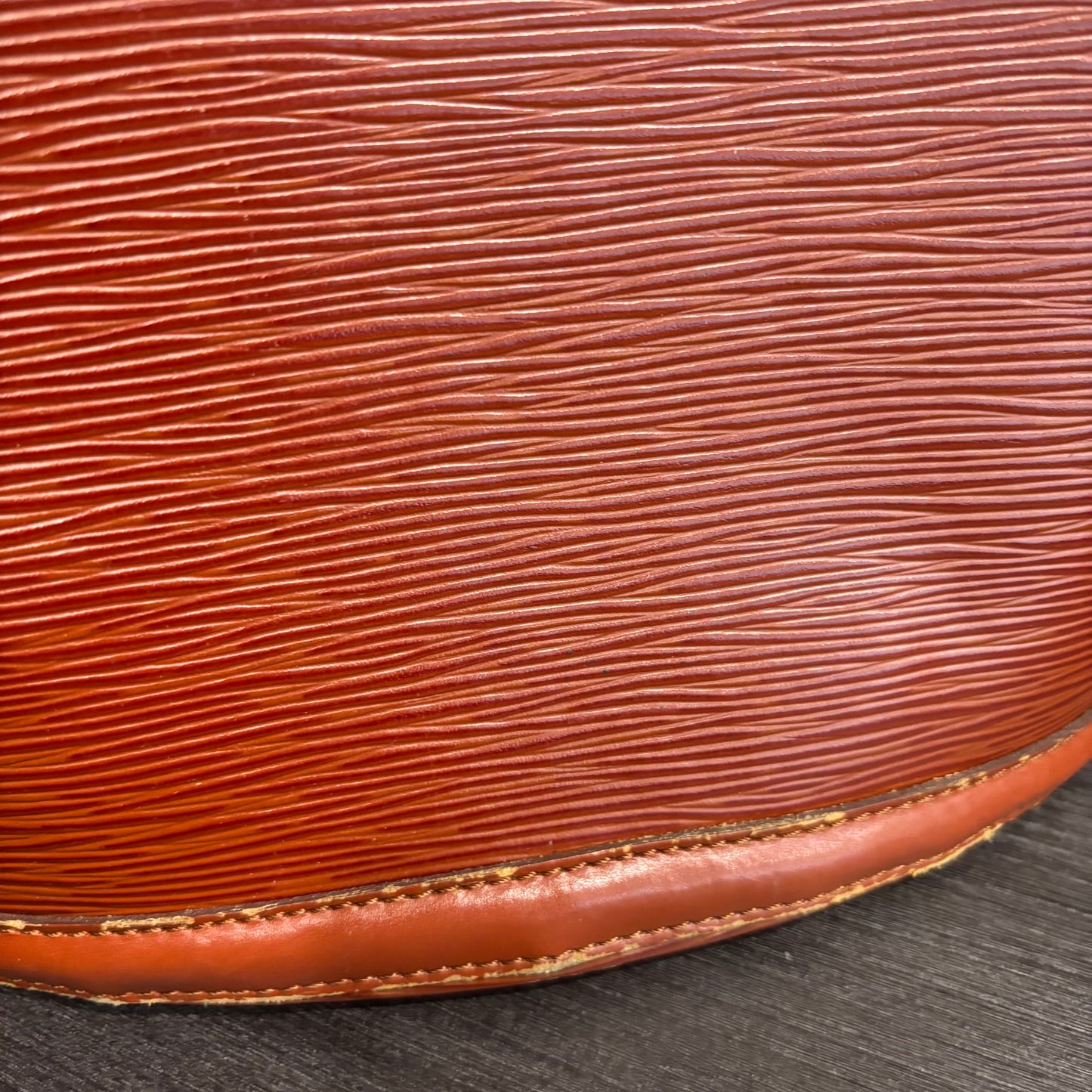 8883 LOUIS VUITTON Epi St Jacque Caramel