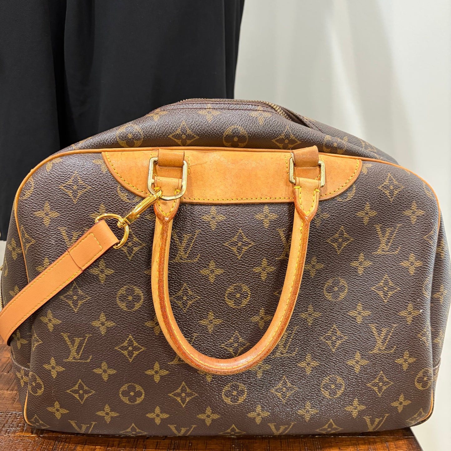 #1116 LOUIS VUITTON Monogram Deauville