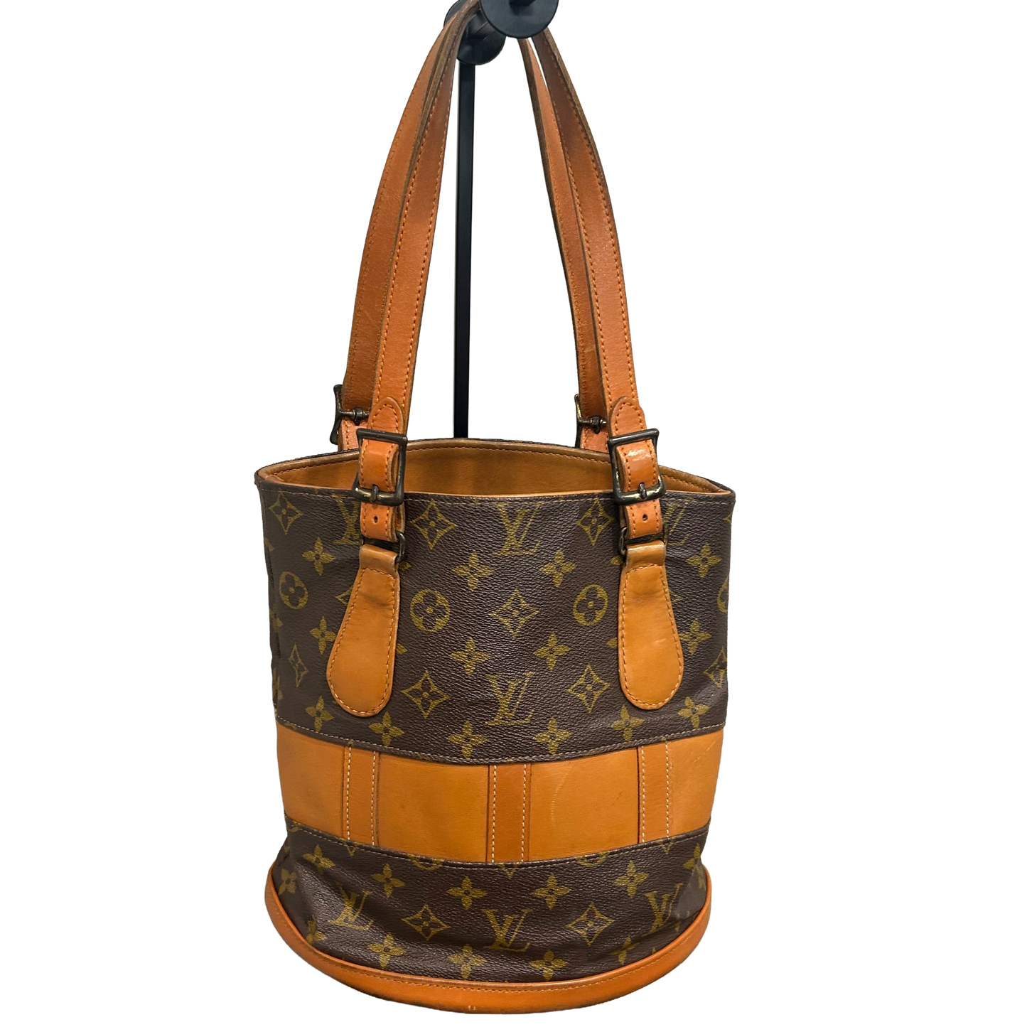1034 LOUIS VUITTON Vintage Bucket Bag