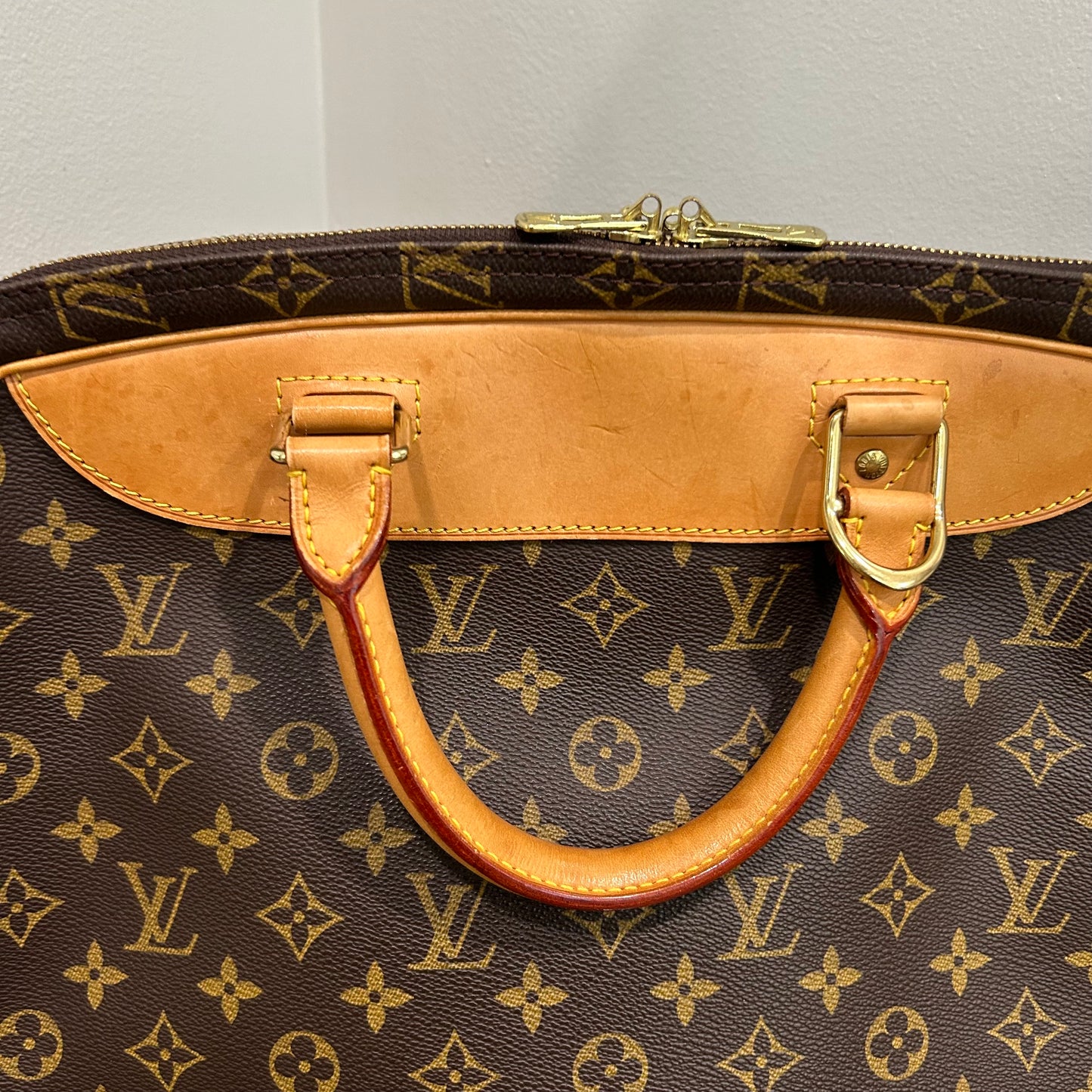 #267 LOUIS VUITTON Alize Trois Poche