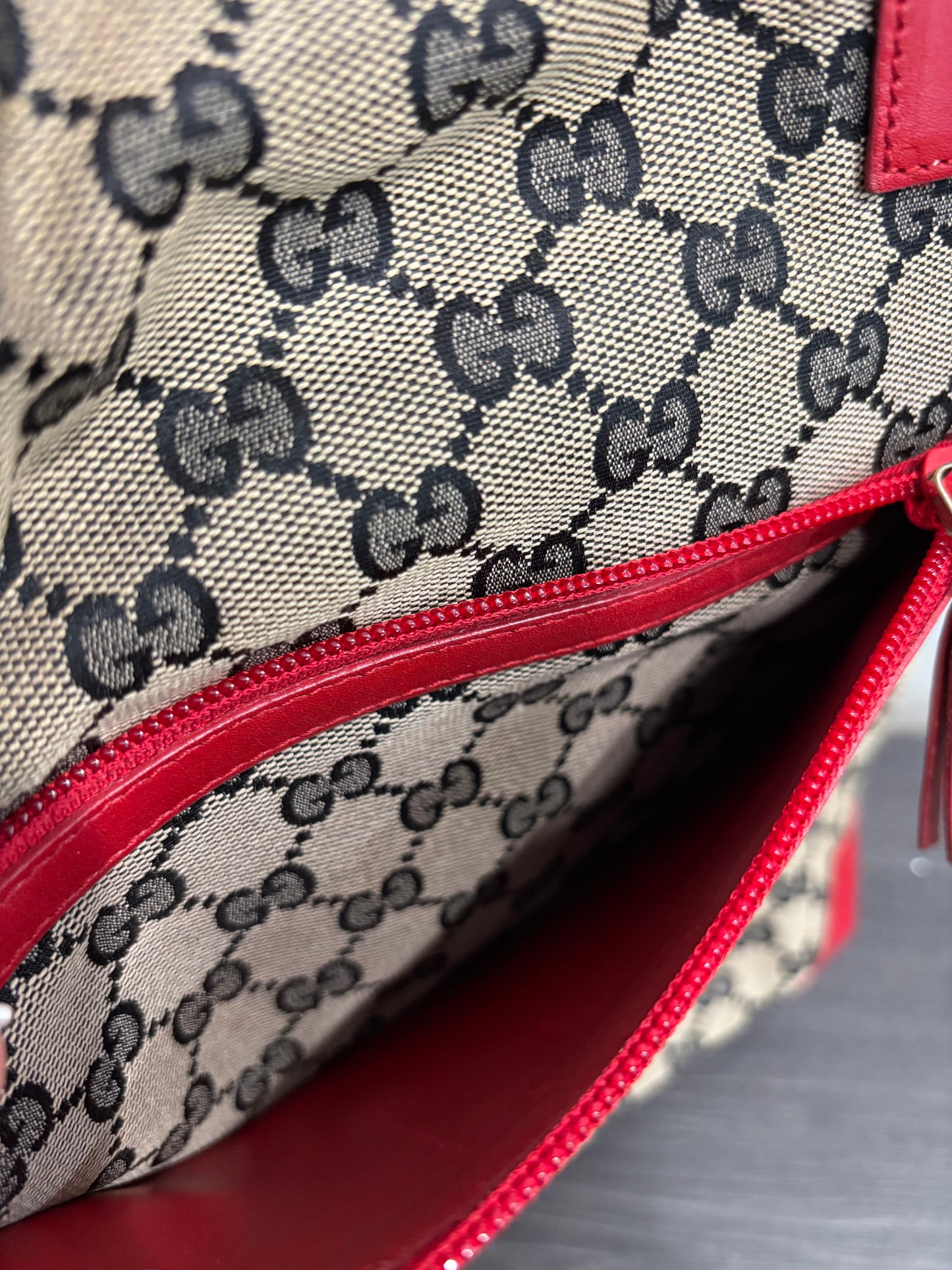 1103 GUCCI Tote