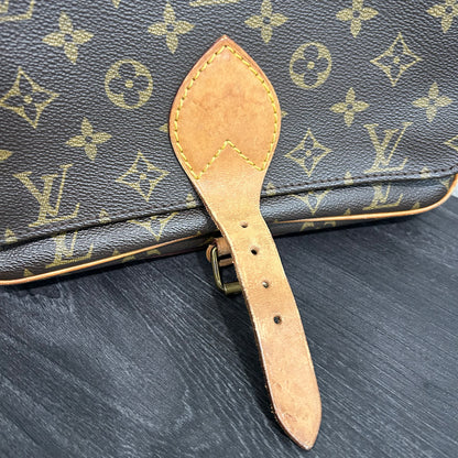 #511 LOUIS VUITTON Cartouchiere GM