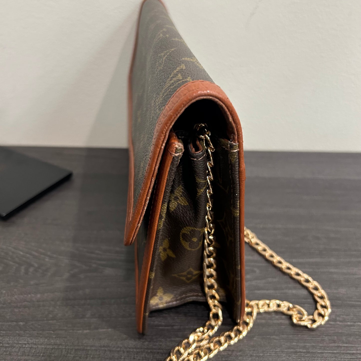 4005 LOUIS VUITTON Pouch