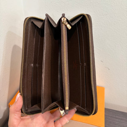 #1101-14 LOUIS VUITTON Damier Ebene Zip Wallet