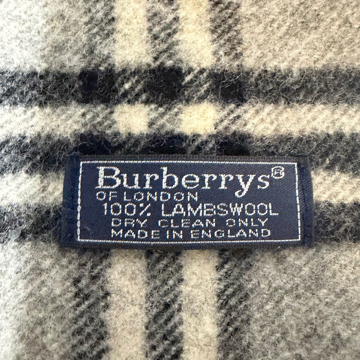 #115 BURBERRY Scarf